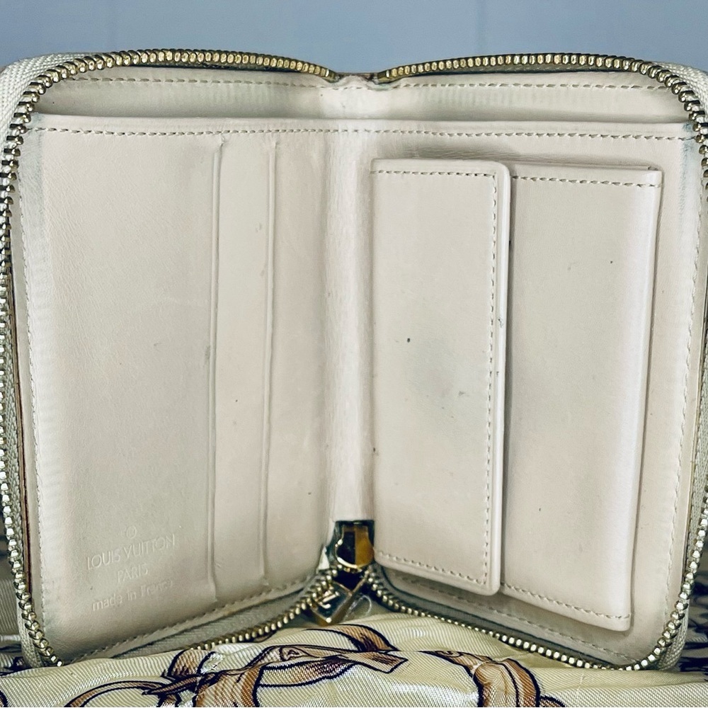 Louis Vuitton Yellow Vernis Monogram Wallet - Picture 2 of 8